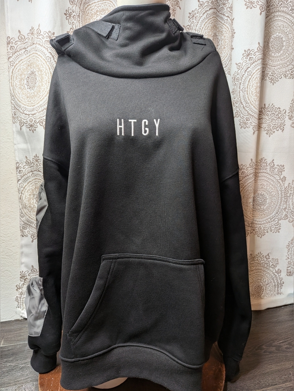 HGTY Asian Japan Streetwear High Collar Black Hoodie Adjustable Sleeve Pockets S